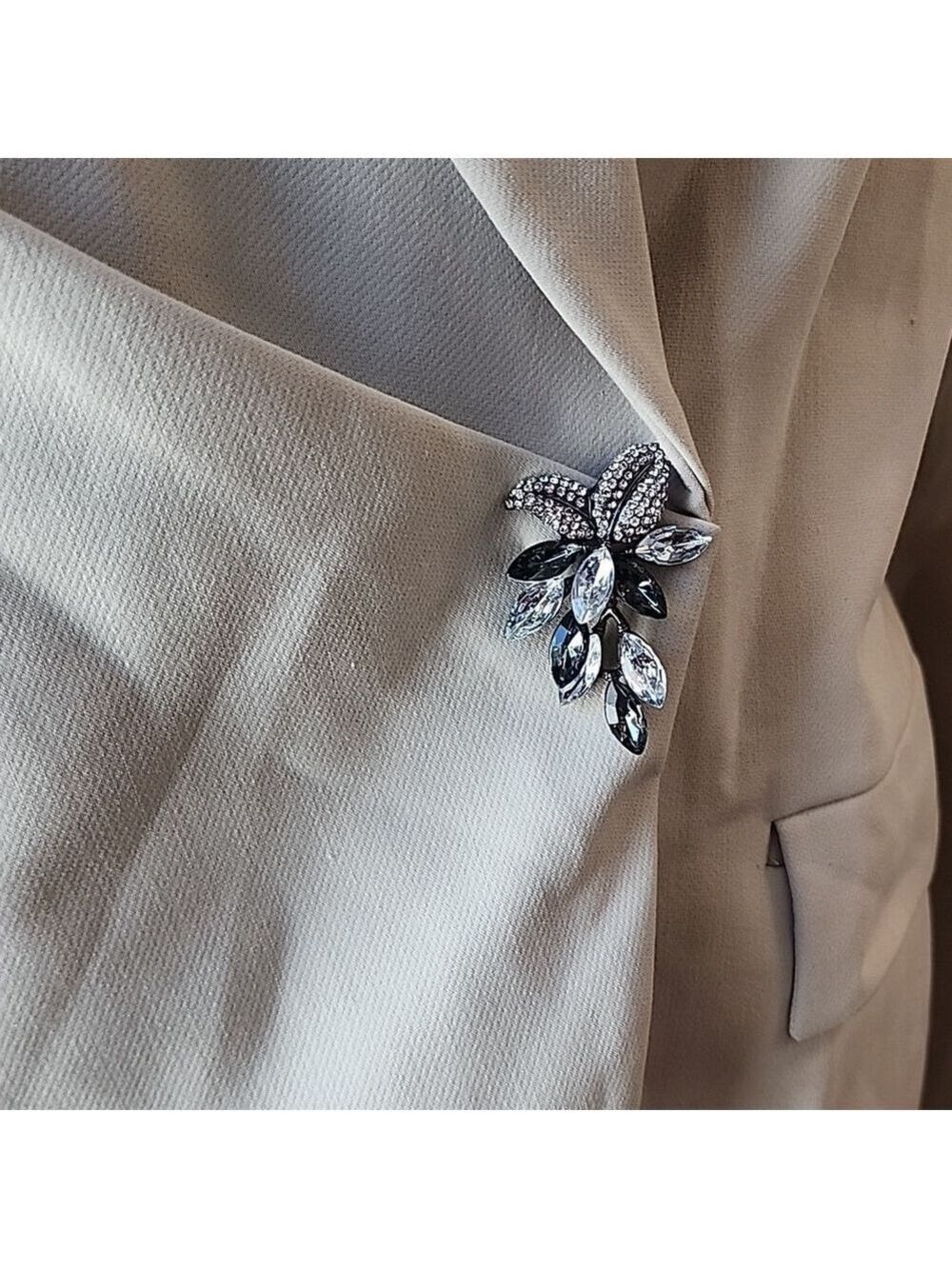NWT Zara Rhinestone Button Blazer, Beige, Size L - Picture 11 of 17